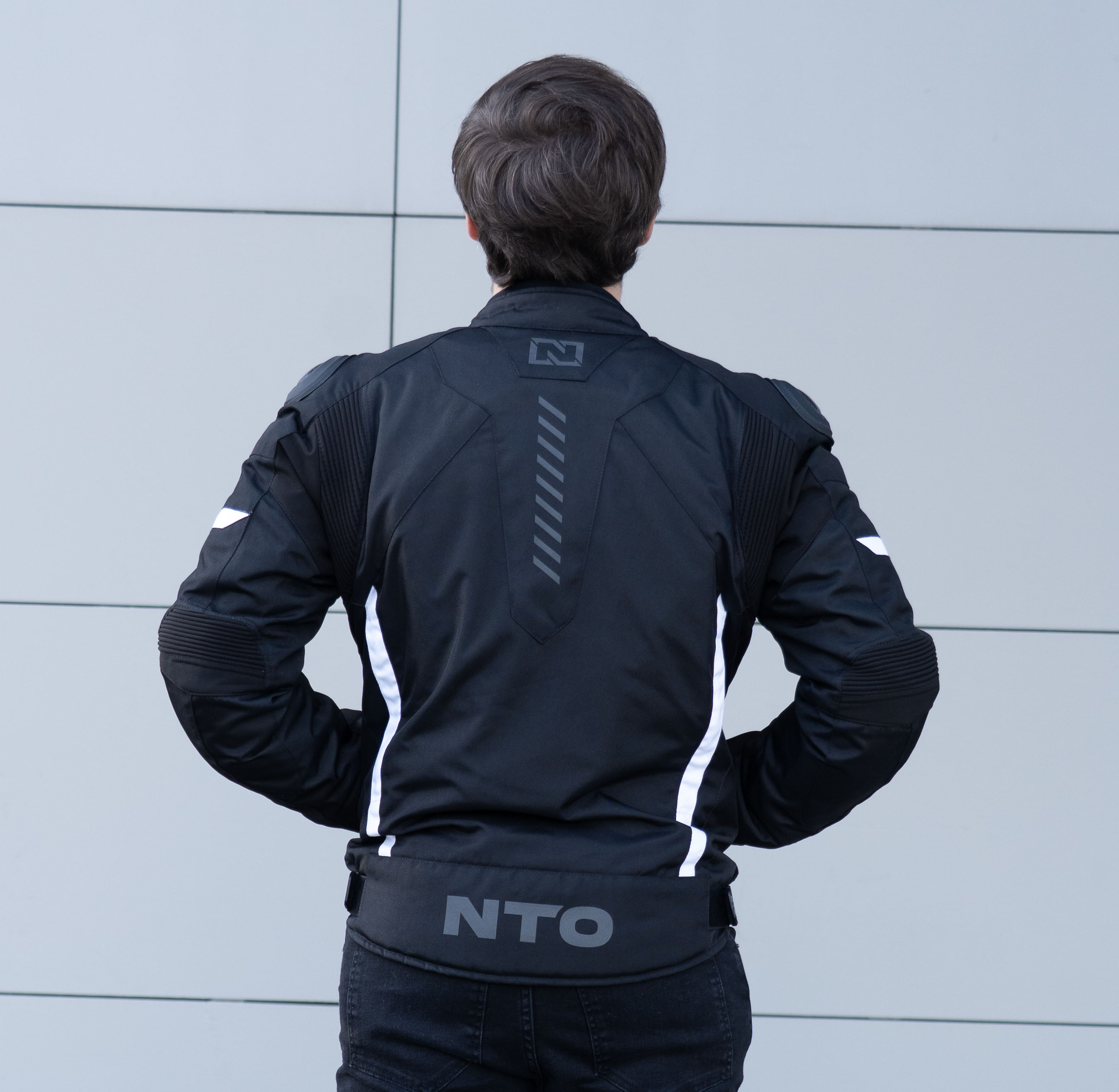 Campera NTO Striker Hombre Negro